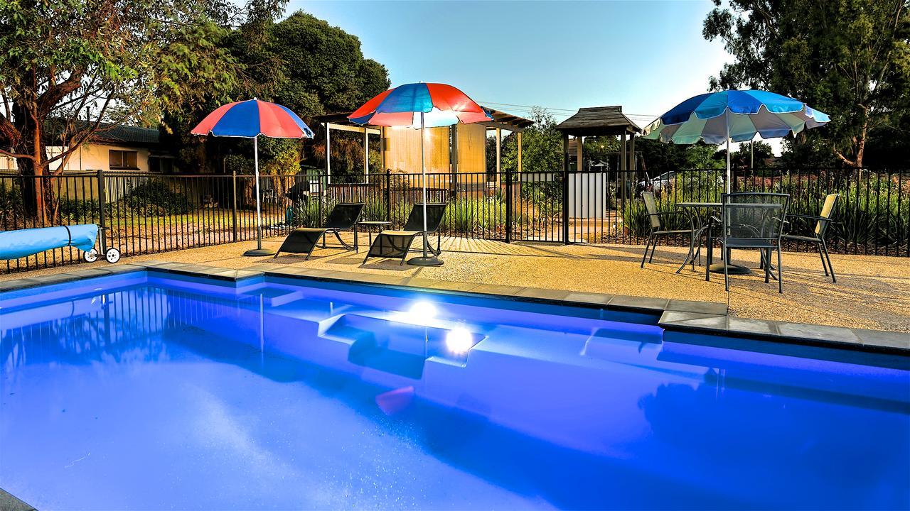Castle Creek Motor Inn Euroa Exteriör bild