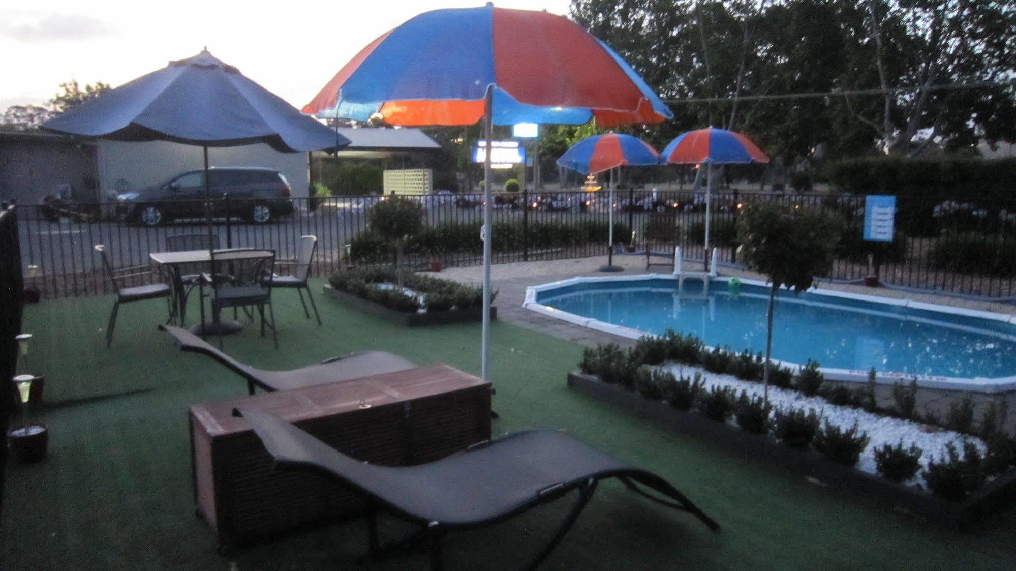 Castle Creek Motor Inn Euroa Exteriör bild
